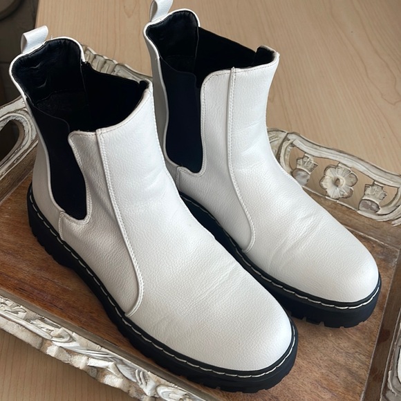 Sincerely Jules Hippie Boots with Chunky Lug Sole - Picture 1 of 7